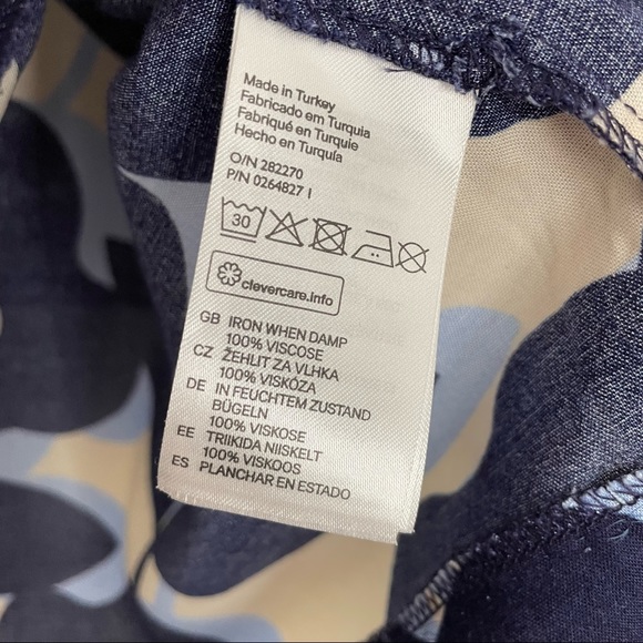 H&M floral boxy top blues cream floral wide sleeve size medium 8, fits like a 6 - Picture 4 of 5